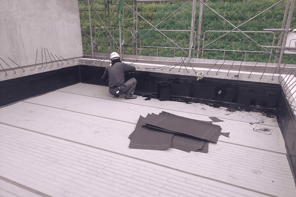 成瀬発電所新設(建築1期)工事 04-DK-50