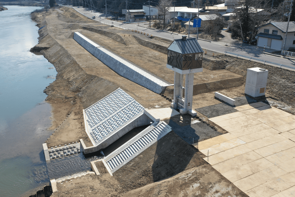 雄物川下流川崎地区下流築堤工事